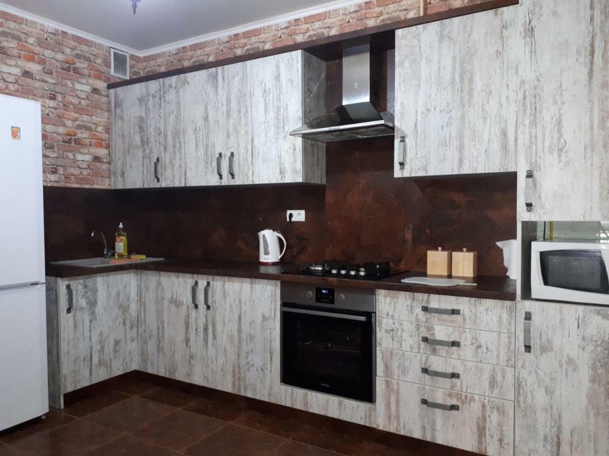 Large 2-Bedroom Apartament In The Center Chişinău Extérieur photo