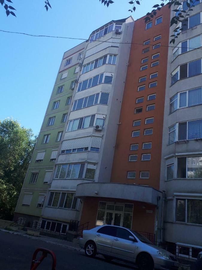 Large 2-Bedroom Apartament In The Center Chişinău Extérieur photo