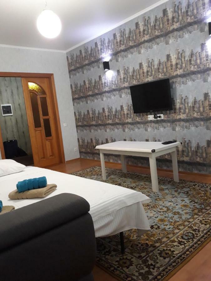 Large 2-Bedroom Apartament In The Center Chişinău Extérieur photo