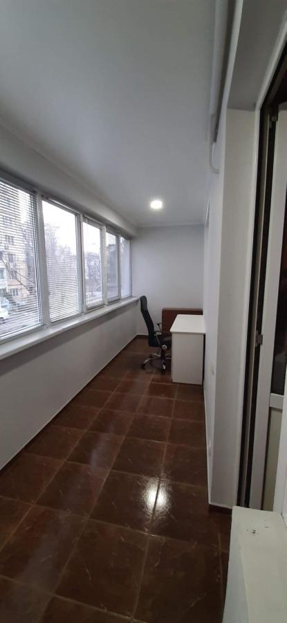 Large 2-Bedroom Apartament In The Center Chişinău Extérieur photo